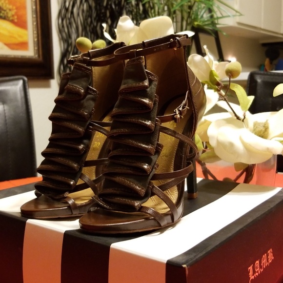 Hot strappy unique heels - Picture 2 of 4